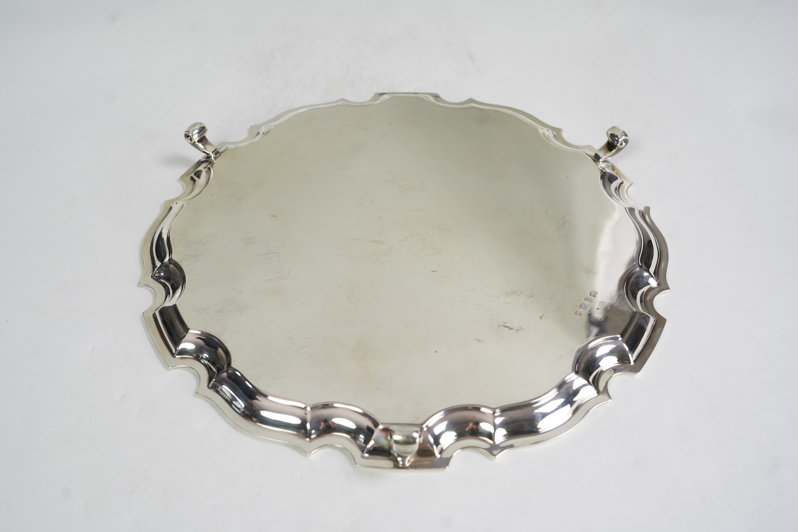A George V silver salver, by Bravingtons Ltd
